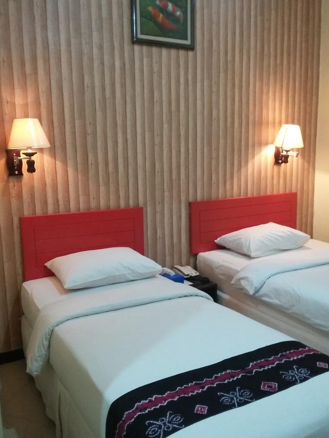 Queen City Hotel Banjarmasin Banjarmasin  Exterior photo